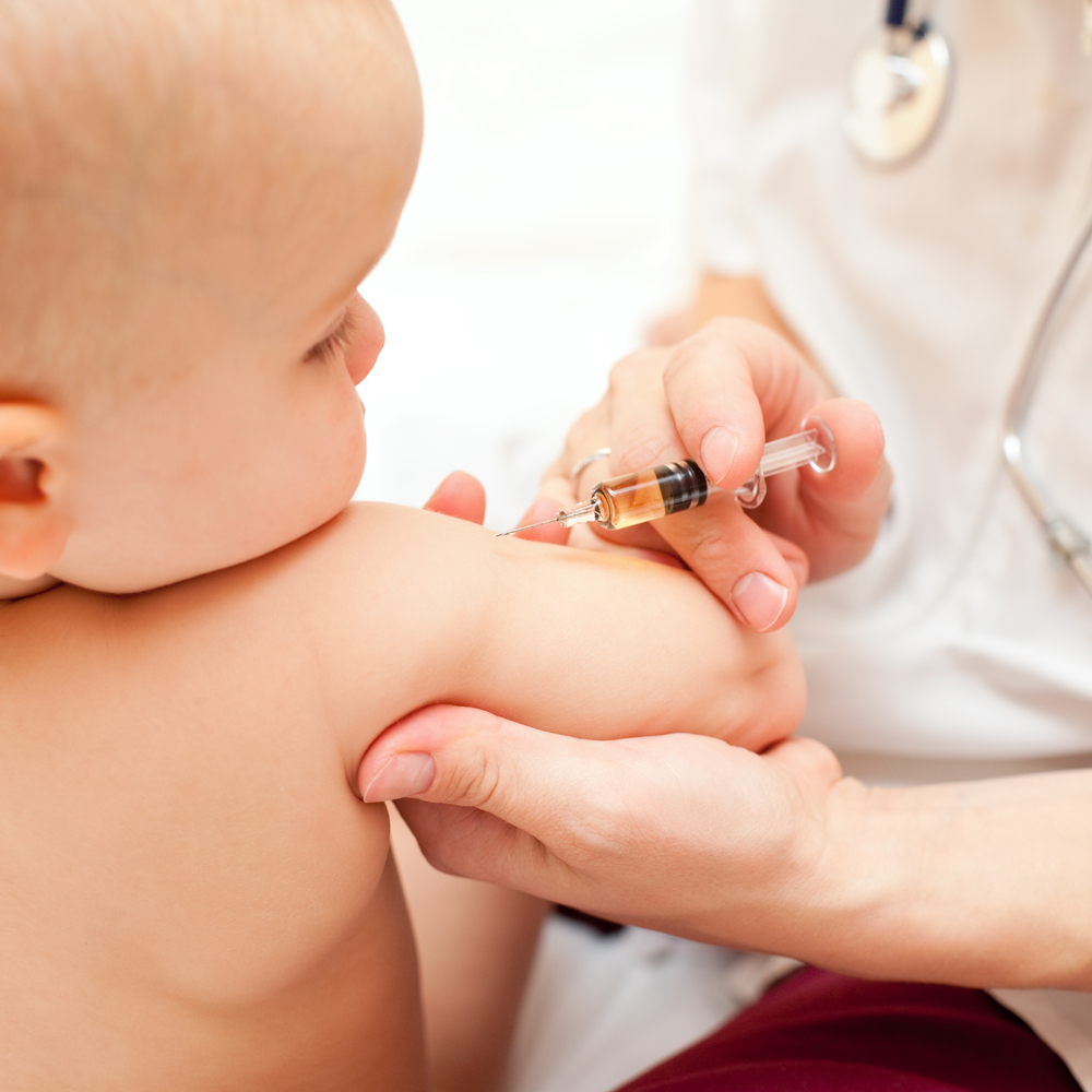 Вакцина против гепатита А действует не менее 10 лет